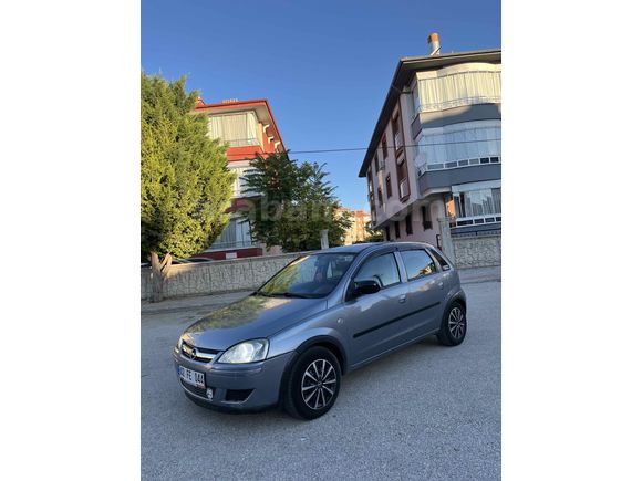 DÜŞÜK KM Lİ DEGİŞENSİZ CORSA
