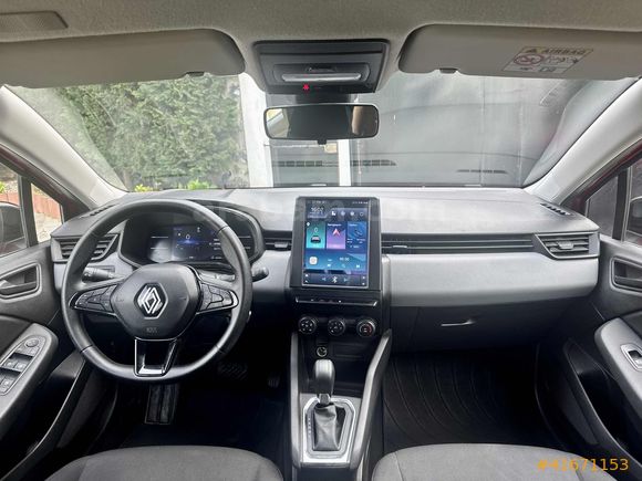 2023 Clio 1.0 TCE Equilibre