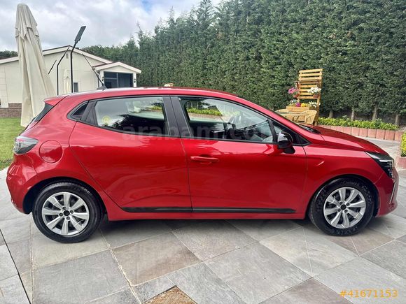 2023 Clio 1.0 TCE Equilibre