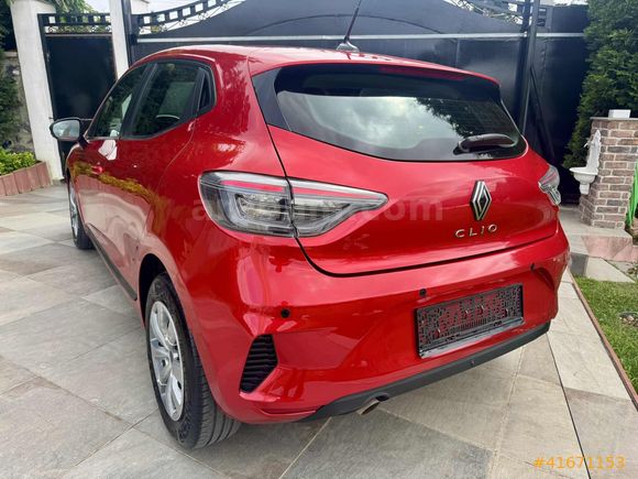 2023 Clio 1.0 TCE Equilibre