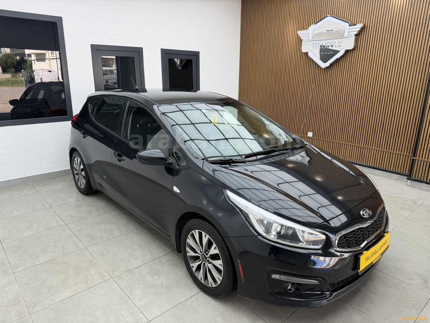 Galeriden Kia Ceed 1.6 CRDi Comfort 2015 Model Kocaeli 170.000 km Siyah 2