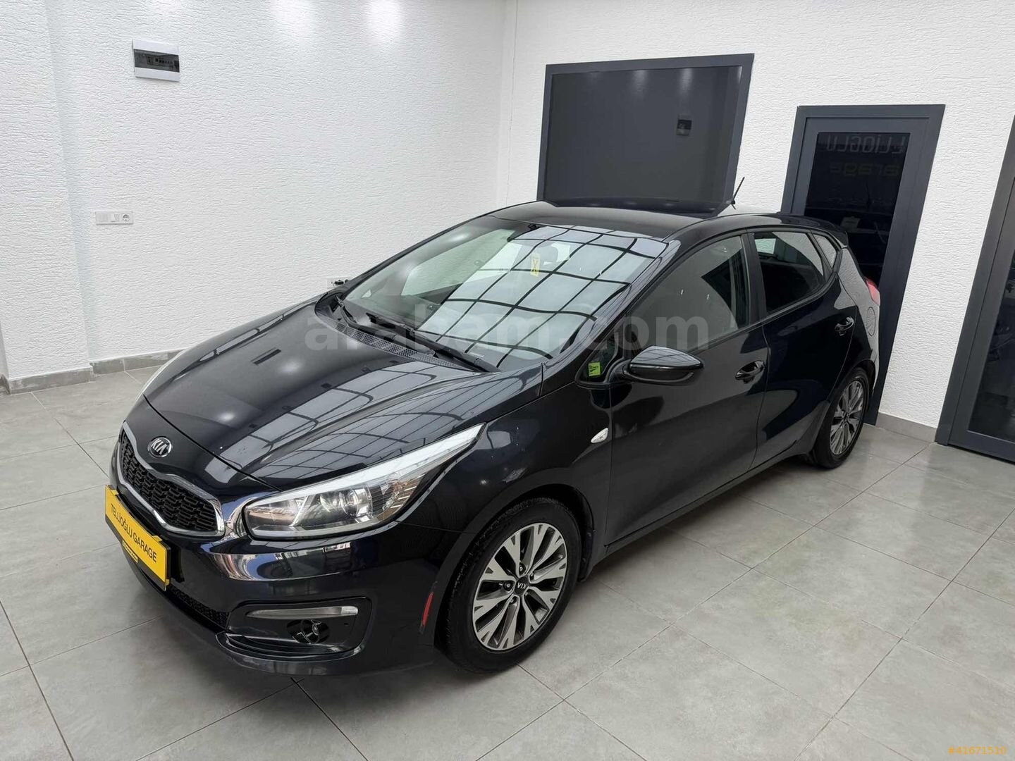 Galeriden Kia Ceed 1.6 CRDi Comfort 2015 Model Kocaeli 170.000 km Siyah 6