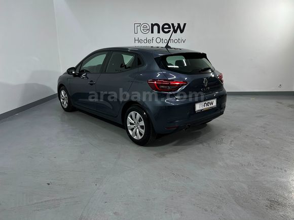 HEDEF RENAULT PLAZA'DAN 2022 CLİO JOY XTRONİC EKRANLI - ORİJİNAL