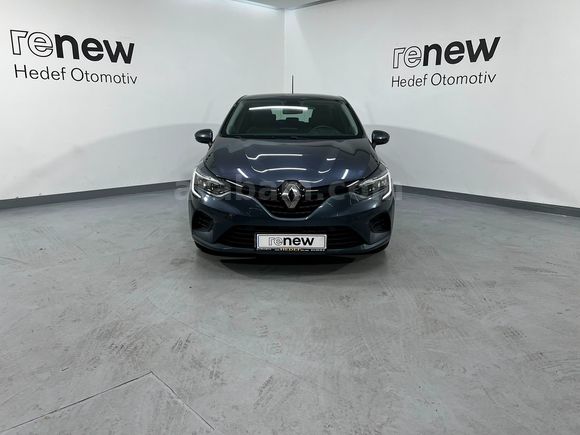 HEDEF RENAULT PLAZA'DAN 2022 CLİO JOY XTRONİC EKRANLI - ORİJİNAL