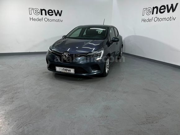 HEDEF RENAULT PLAZA'DAN 2022 CLİO JOY XTRONİC EKRANLI - ORİJİNAL
