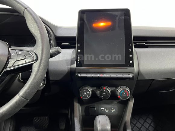 HEDEF RENAULT PLAZA'DAN 2022 CLİO JOY XTRONİC EKRANLI - ORİJİNAL