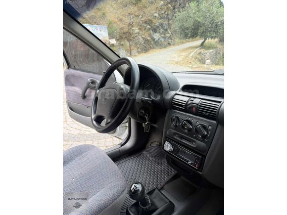 BAY MOTORS'DAN OPEL CORSA 1.4 GLS DEGİŞENSİZ TEMİZ