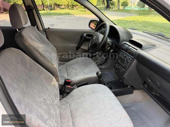 DEĞİŞENSİZ 4 PARÇA BOYALI OPEL CORSA 98 MODEL KLİMALI 1.4 GLS