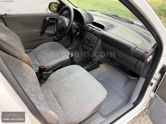 DEĞİŞENSİZ 4 PARÇA BOYALI OPEL CORSA 98 MODEL KLİMALI 1.4 GLS