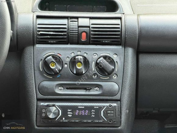 DEĞİŞENSİZ 4 PARÇA BOYALI OPEL CORSA 98 MODEL KLİMALI 1.4 GLS