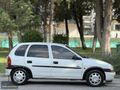 DEĞİŞENSİZ 4 PARÇA BOYALI OPEL CORSA 98 MODEL KLİMALI 1.4 GLS