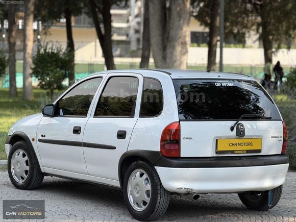 DEĞİŞENSİZ 4 PARÇA BOYALI OPEL CORSA 98 MODEL KLİMALI 1.4 GLS