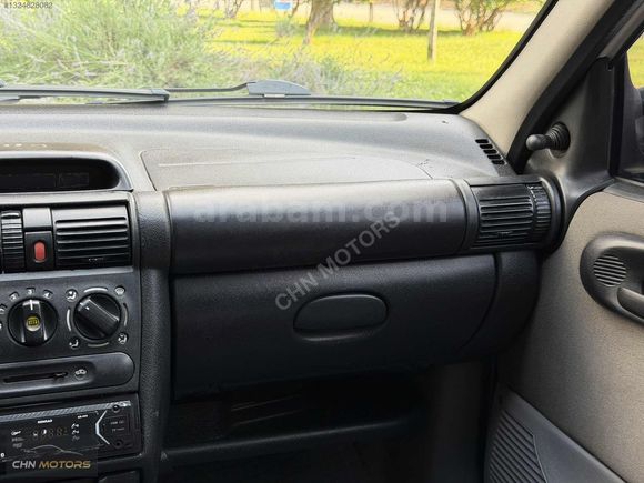 DEĞİŞENSİZ 4 PARÇA BOYALI OPEL CORSA 98 MODEL KLİMALI 1.4 GLS