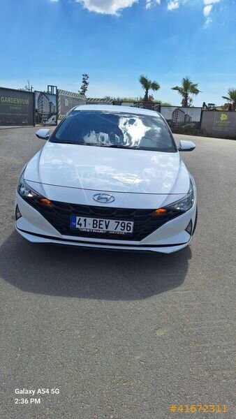 Galeriden Hyundai Elantra 1.6 MPI Smart 2021 Model Kocaeli 174.000 km Beyaz