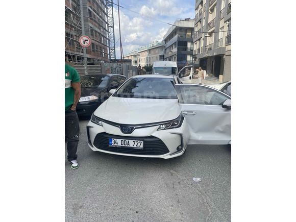 Sahibinden Toyota Corolla 1.8 Hybrid Flame X-Pack 2020 Model 