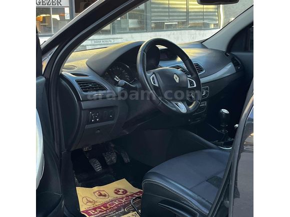 "TECİMEN'DEN" 2011 fluence privlage hasar kayıtsız