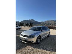 Sahibinden Volkswagen Jetta 1.6 TDi Comfortline 2013 Model  210.000 km Gri (Gümüş)