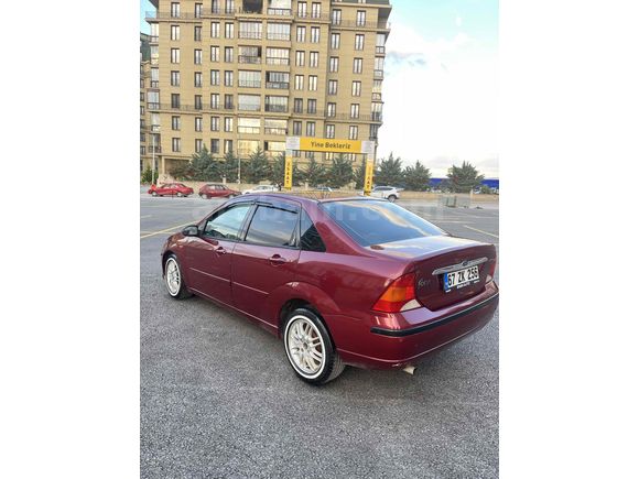 Sahibinden Ford Focus 1.6 Ghia 2002 Model 