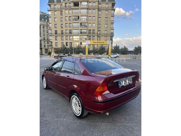 Sahibinden Ford Focus 1.6 Ghia 2002 Model 