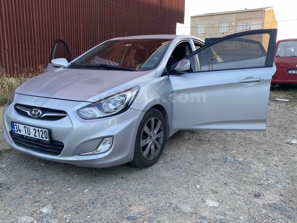 Sahibinden Hyundai Accent Blue 1.6 CRDI Mode 2012 Model 