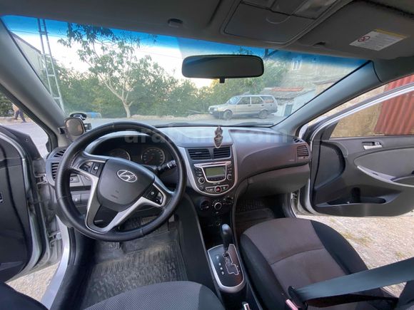 Sahibinden Hyundai Accent Blue 1.6 CRDI Mode 2012 Model 