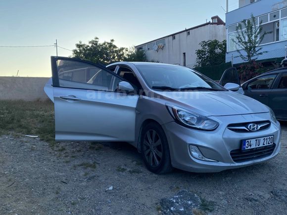 Sahibinden Hyundai Accent Blue 1.6 CRDI Mode 2012 Model 