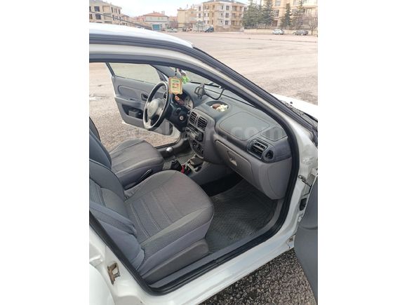 Sahibinden Renault Clio 1.4 RNA 2001 Model