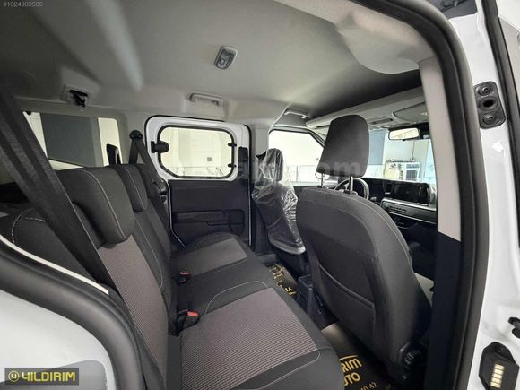 Yıldırım Auto'dan Hatasız Boyasız %20 tam kdv Ford Couirer