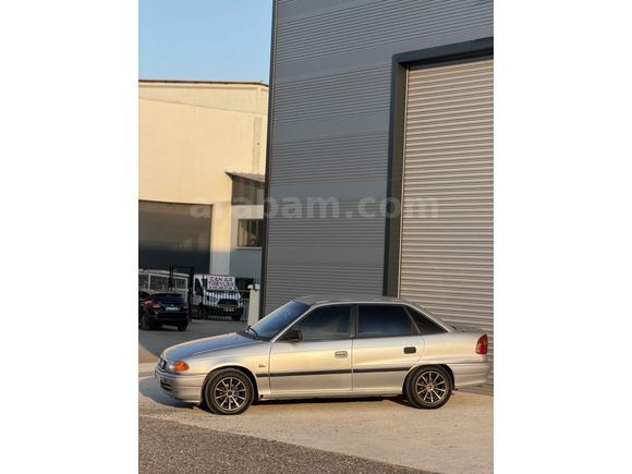 Sahibinden Opel Astra 1.4 GL 1994 Model  360.000 km Gri