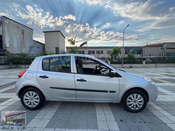 ÖZ AKDENİZ OTOMOTİVDEN 2010 MODEL RENAULT CLİO 1.5 DCİ 210.000KM