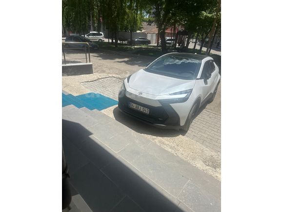 Sahibinden Toyota C-HR 1.8 Hybrid Passion 2026 Model Van