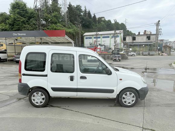 UĞUR OTO’DAN   2006 MODEL RENAULT KANGO TEK SÜRGÜLÜ KAPI KLİMALI RİZE/PAZAR