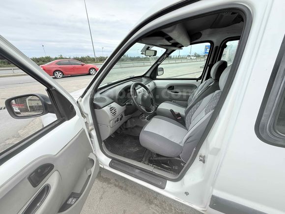 UĞUR OTO’DAN   2006 MODEL RENAULT KANGO TEK SÜRGÜLÜ KAPI KLİMALI RİZE/PAZAR