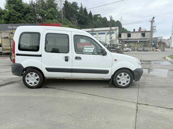 UĞUR OTO’DAN   2006 MODEL RENAULT KANGO TEK SÜRGÜLÜ KAPI KLİMALI RİZE/PAZAR