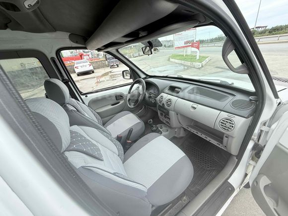 UĞUR OTO’DAN   2006 MODEL RENAULT KANGO TEK SÜRGÜLÜ KAPI KLİMALI RİZE/PAZAR