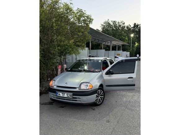 Sahibinden Renault Clio 1.4 RT 2000 Model  213.000 km Gri