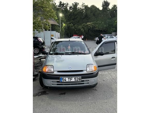 Sahibinden Renault Clio 1.4 RT 2000 Model  213.000 km Gri