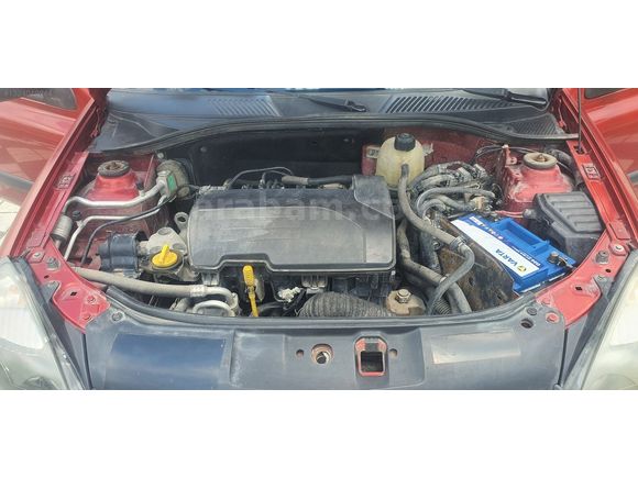 Clio 1.2 16V OTOMOTİK Authentique