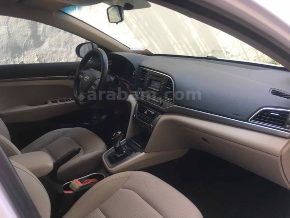 Sahibinden Hyundai Elantra 1.6 CRDi Style Plus 2017 Model  
