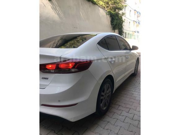 Sahibinden Hyundai Elantra 1.6 CRDi Style Plus 2017 Model  