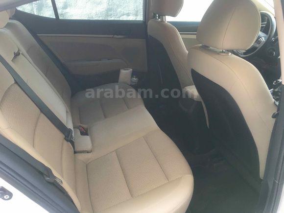 Sahibinden Hyundai Elantra 1.6 CRDi Style Plus 2017 Model  