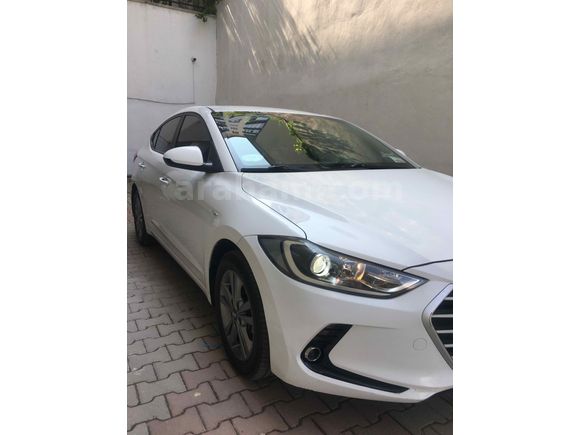 Sahibinden Hyundai Elantra 1.6 CRDi Style Plus 2017 Model  