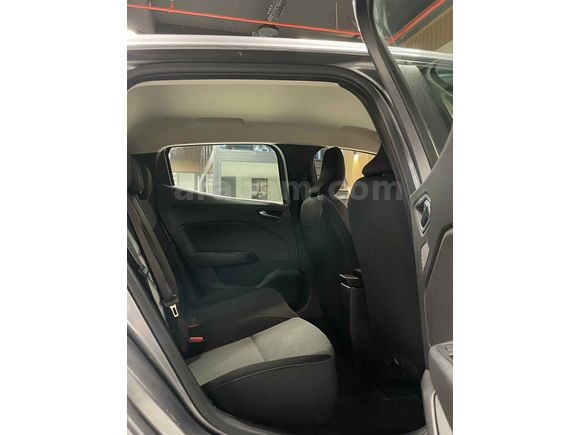 Sahibinden Renault Clio 1.0 TCe Evolution 2023 Model 