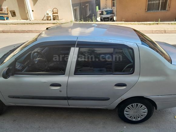 Sahibinden Renault Clio 1.4 RNA 2000 Model