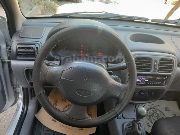 Sahibinden Renault Clio 1.4 RNA 2000 Model