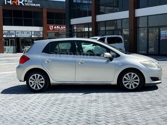 Sahibinden Toyota Auris 1.4 D-4D Elegant 2008 Model