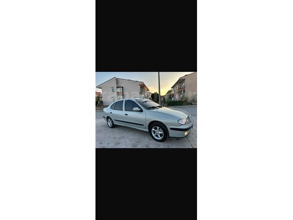 Sahibinden Renault Megane 1.4 16 valf RTA 2001 Model Sakarya