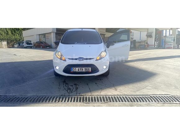 Sahibinden Ford Fiesta 1.4 TDCi Trend 2012 Model  403.000 km Beyaz