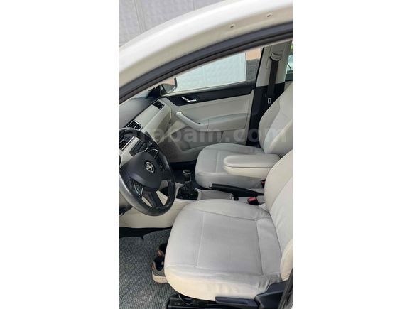 Sahibinden Skoda Rapid 1.6 CR TDI Elegance 2013 Model 