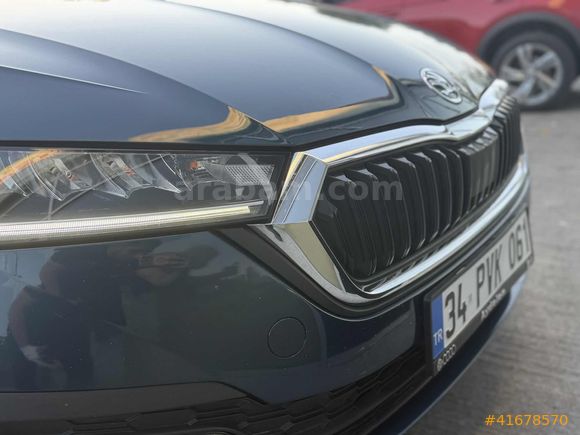AK-CAR'dan 2022 ÇIKIŞLI HATASIZ BOYASIZ OCTAVİA-GERİ GÖRÜŞ